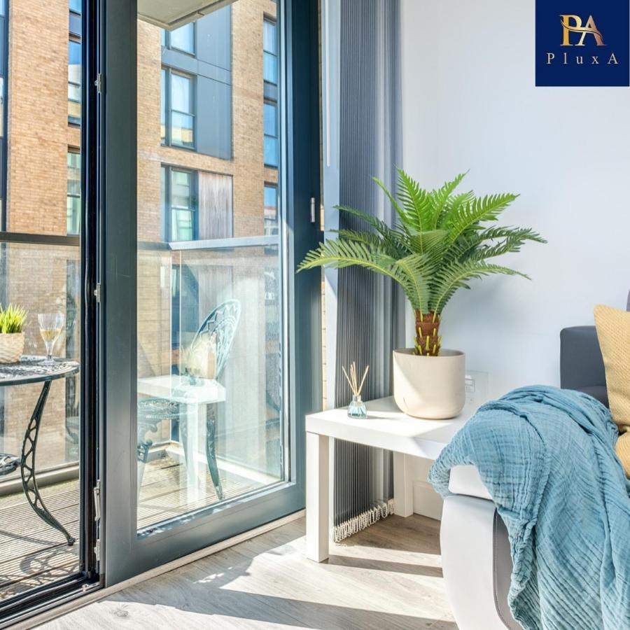 Pluxa Vivid Veranda Beautiful City Centre Apartment With Free Parking Birmingham Dış mekan fotoğraf