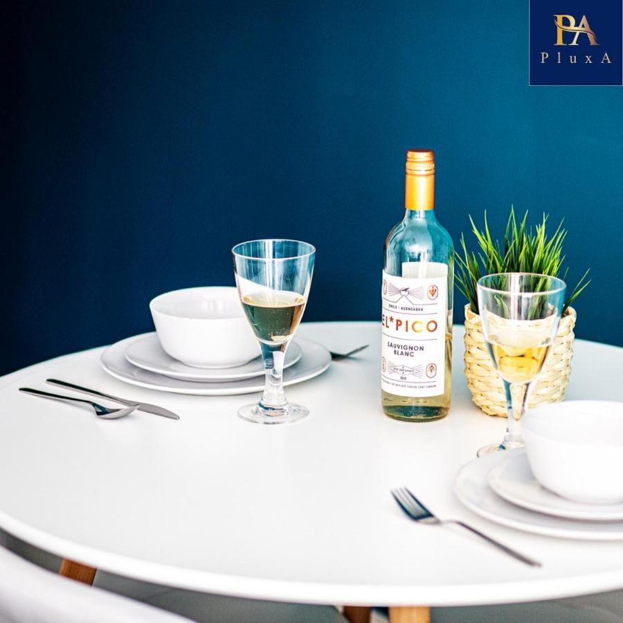 Pluxa Vivid Veranda Beautiful City Centre Apartment With Free Parking Birmingham Dış mekan fotoğraf
