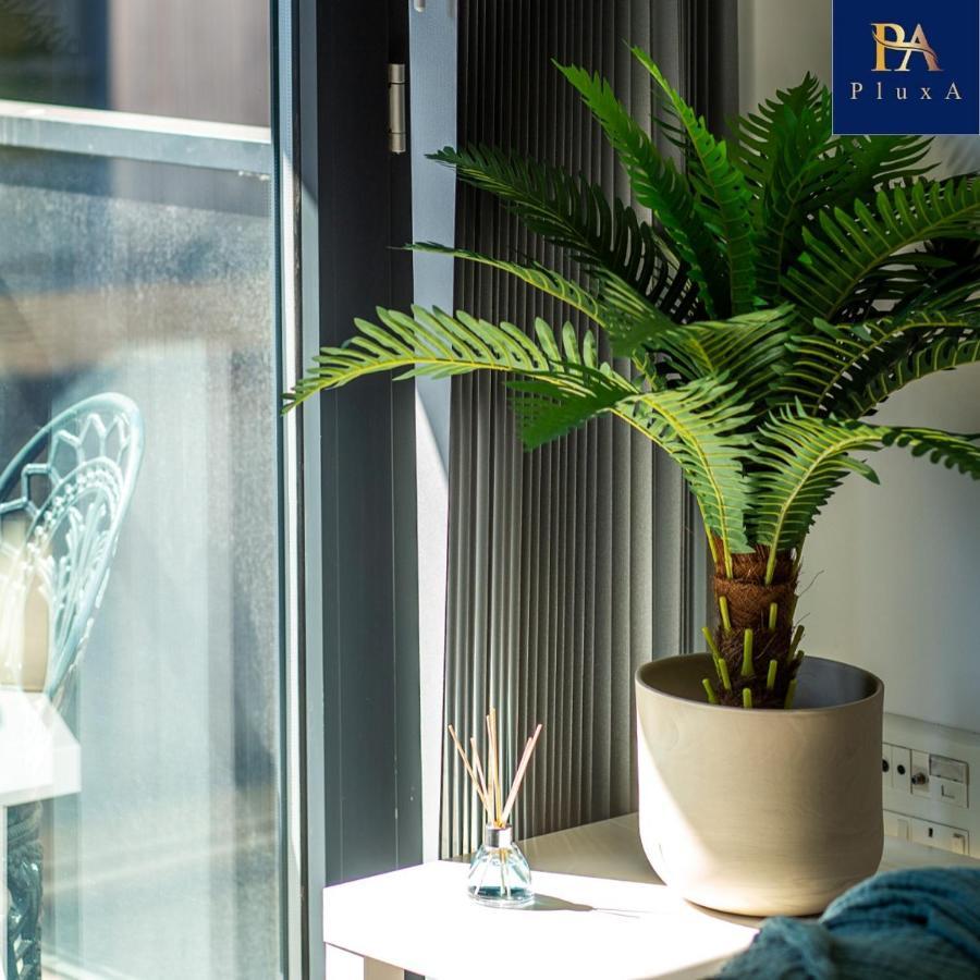 Pluxa Vivid Veranda Beautiful City Centre Apartment With Free Parking Birmingham Dış mekan fotoğraf